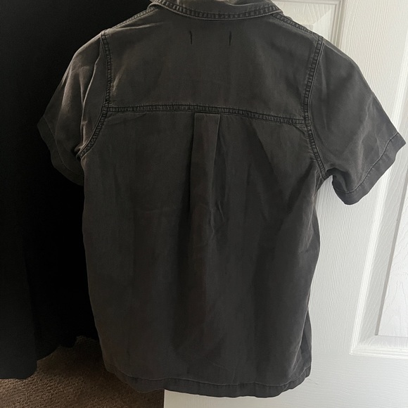 NWT black chambray button down shirt - Picture 3 of 4